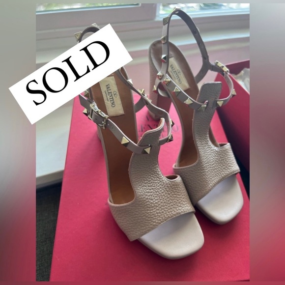 Valentino Taupe Sandal block heel. Never worn. Originally $995. Size 41.
